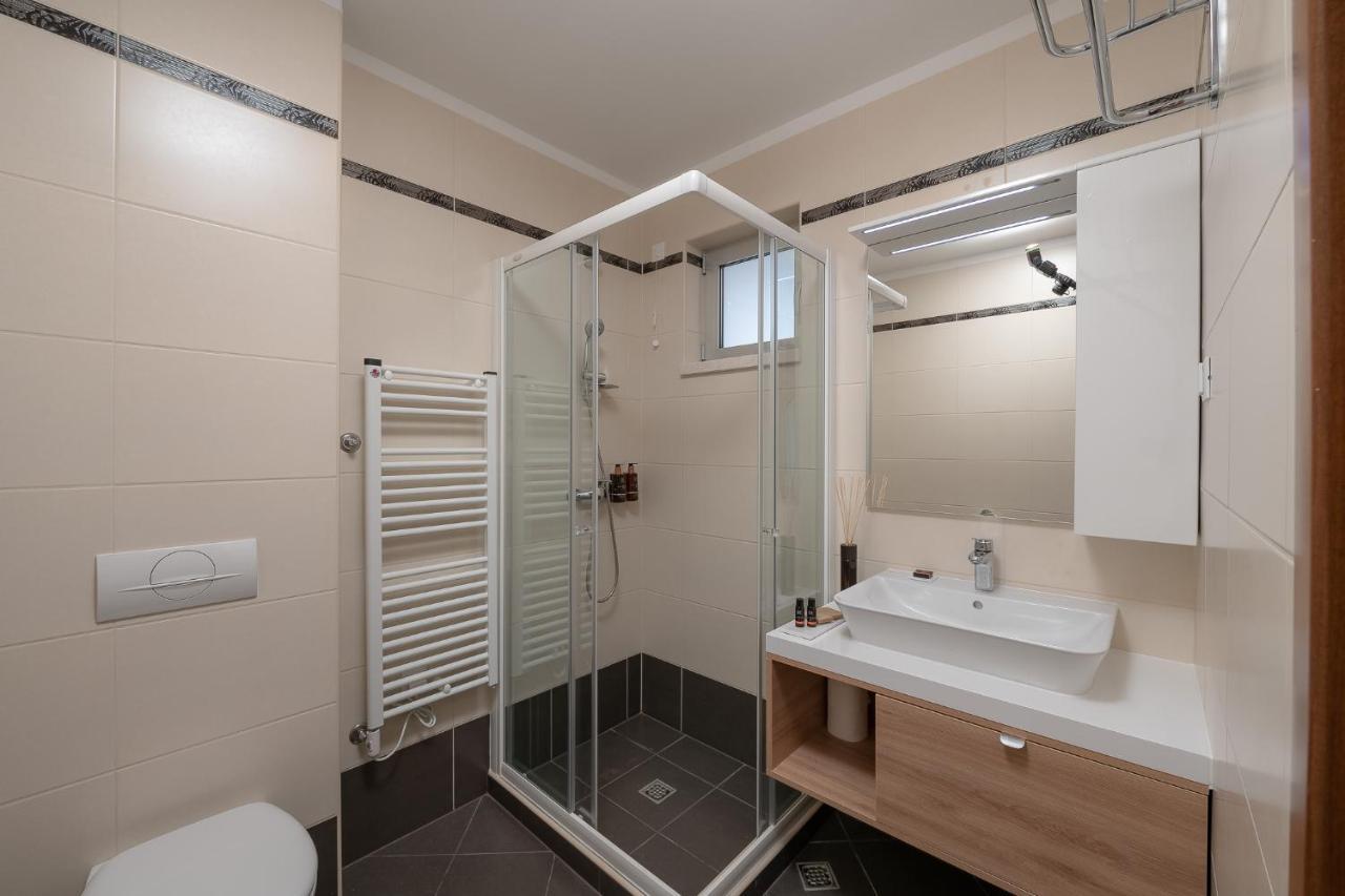 Noemia Apartments Baška Voda Extérieur photo